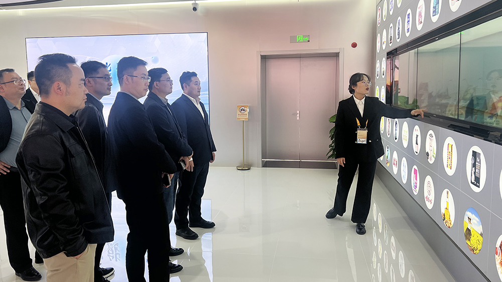 E:\1.综合办\2025\000.宣传\新闻\11.11-12夏邵刚率队赴苏州、扬州考察交流\图片2-1.jpg E:\1.综合办\2025\000.宣传\新闻\11.11-12夏邵刚率队赴苏州、扬州考察交流\图片2-1.jpg