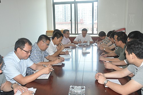 欧阳叙回书记参加所在党支部“两学一做”学习