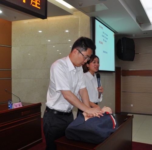 院举办“珍惜生命 关爱健康”职业病防治健康知识讲座