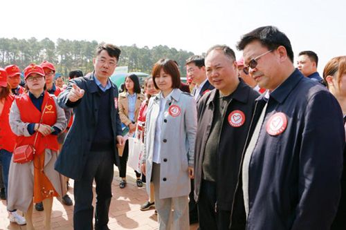 院团委组织青年志愿者开展“益爱同行2018”志愿服务活动