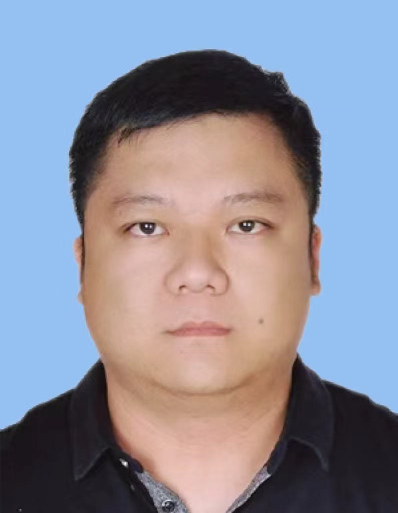 李龙