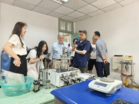 0516会后参观照片(1).jpg