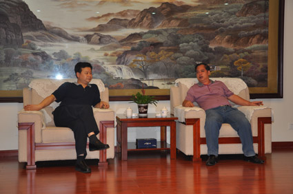 三亚林场李雁场长带领导林场主要负责同志来我院考察和洽谈项目